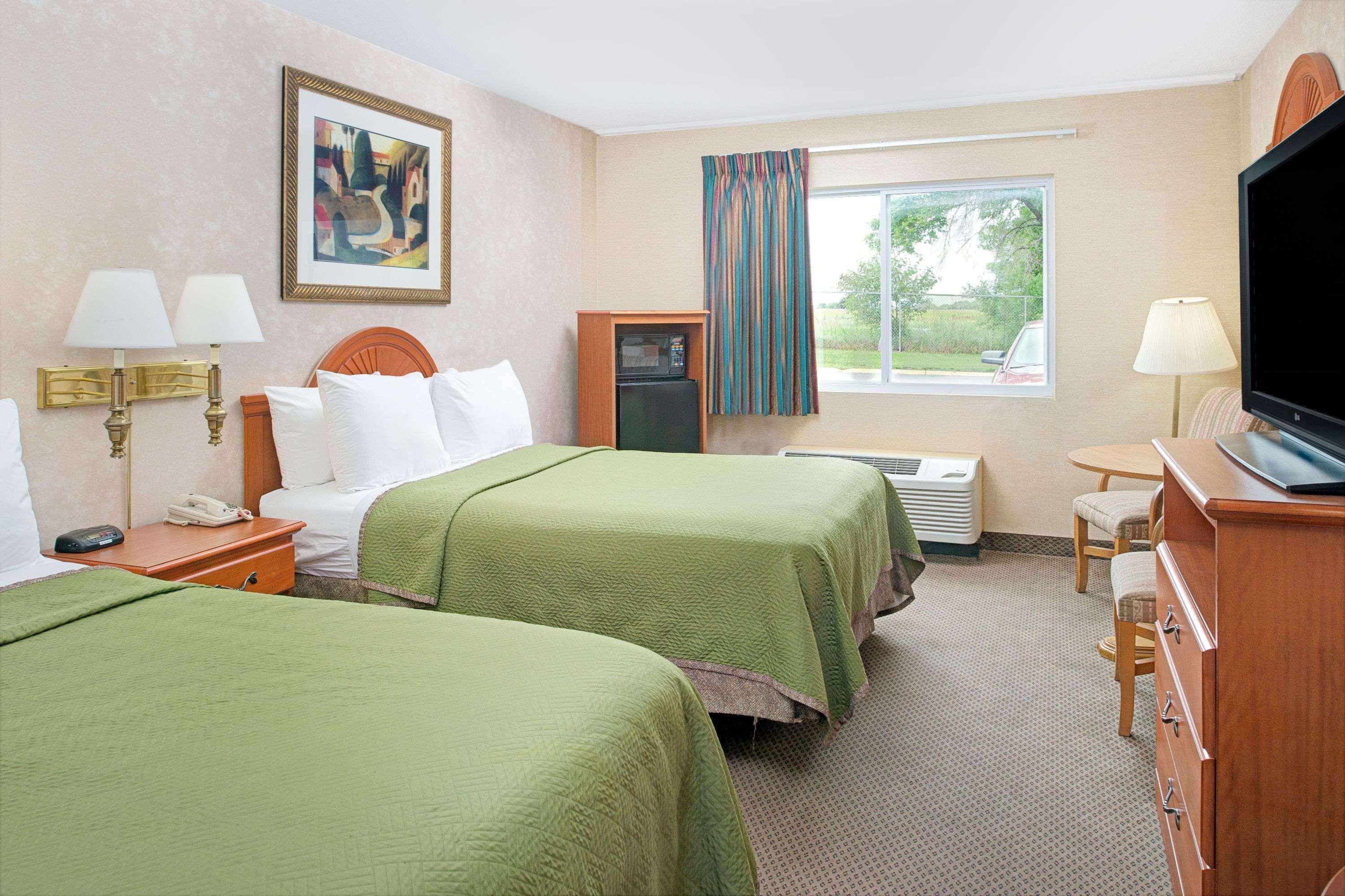 Travelodge By Wyndham Lincoln Airport I-80 Dış mekan fotoğraf