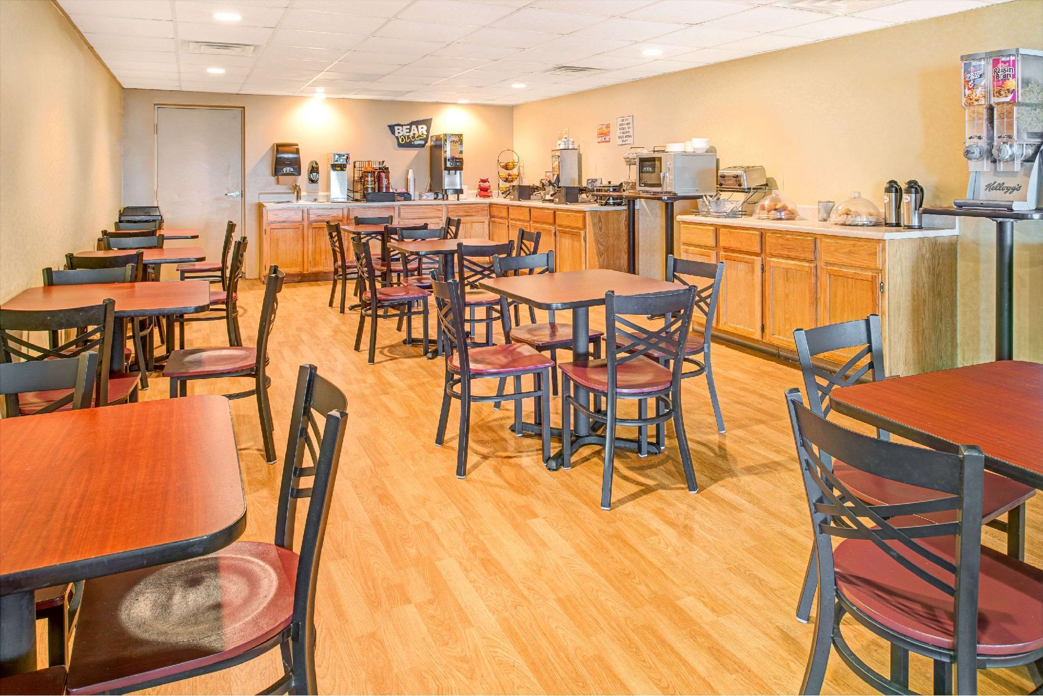 Travelodge By Wyndham Lincoln Airport I-80 Dış mekan fotoğraf